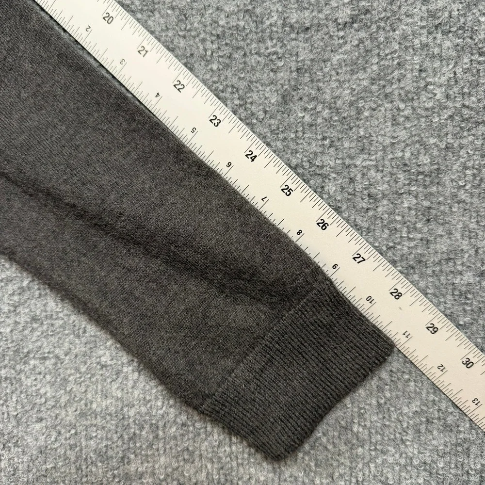 Banana Republic Sweater Mens M Gray Extra Fine Italian Merino Wool V-Neck Knit